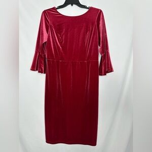 Crown & Ivy Women 16
Shimmer Velour Bell Sleeve
Maiden Dress Zip V Back
Red